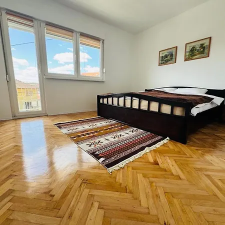 Old Town Heritage Apartment *